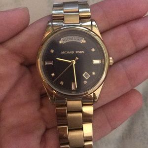 Authentic Michael kors women’s gold watch